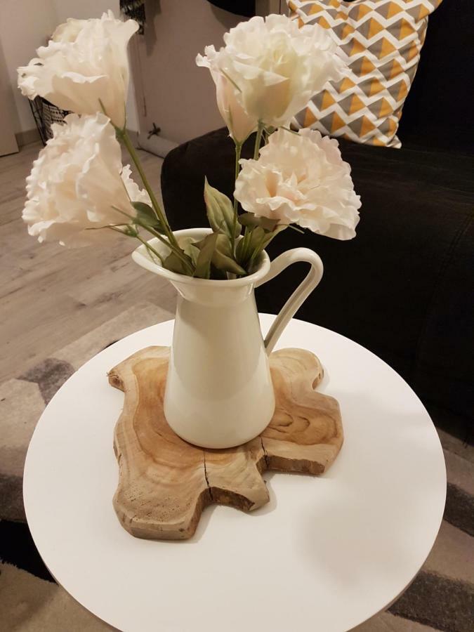 La Fleur D Honfleur Avec Son Parking Lägenhet Exteriör bild