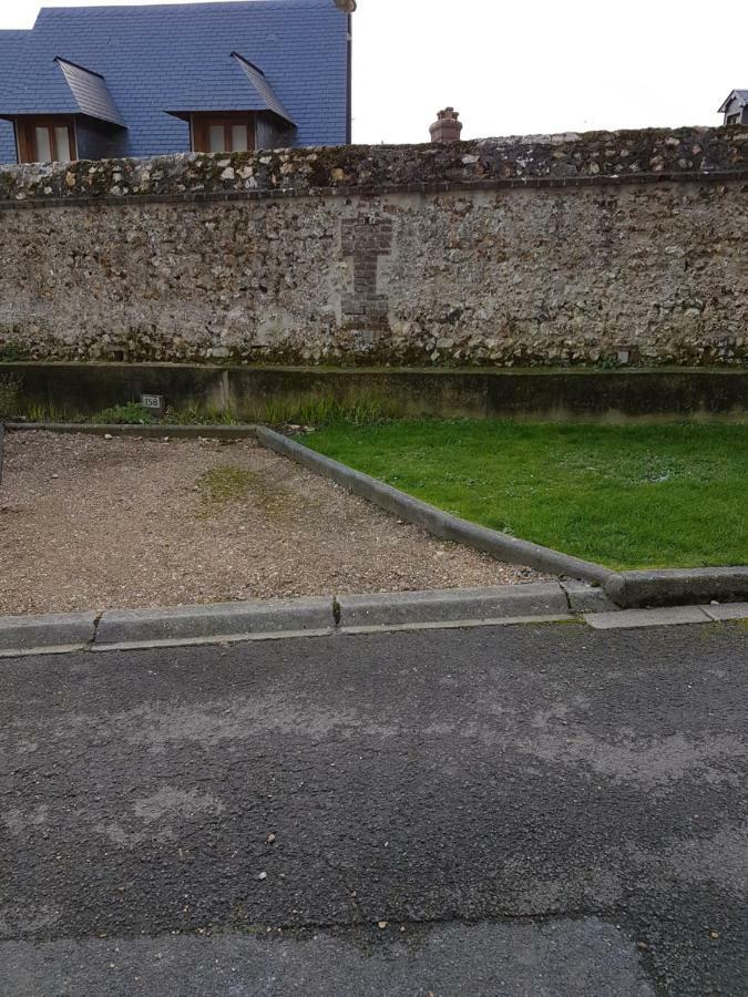 La Fleur D Honfleur Avec Son Parking Lägenhet Exteriör bild